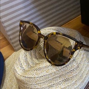 Sunglasses Tortoiseshell with Gold Accents